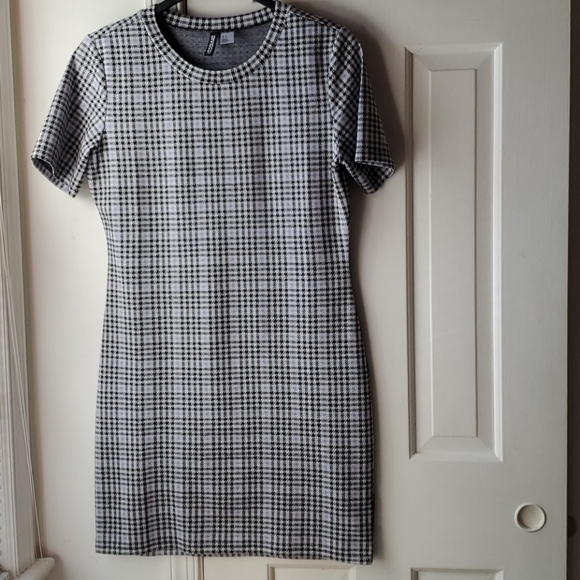 H&M Divided Dress sz L - Picture 1 of 3